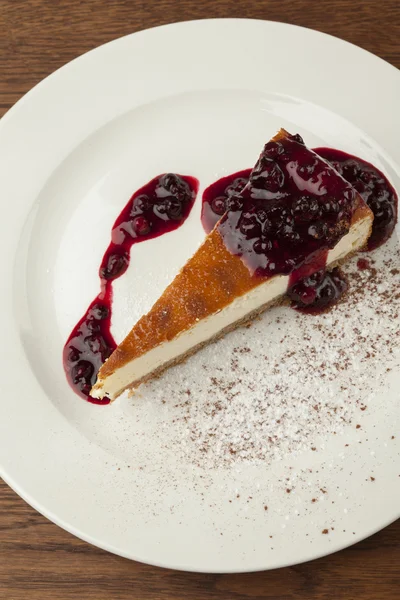 Beyaz tabak peynirli kek