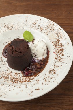 Dondurmalı çikolatalı pasta. 