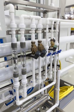 valf ile plastik borular