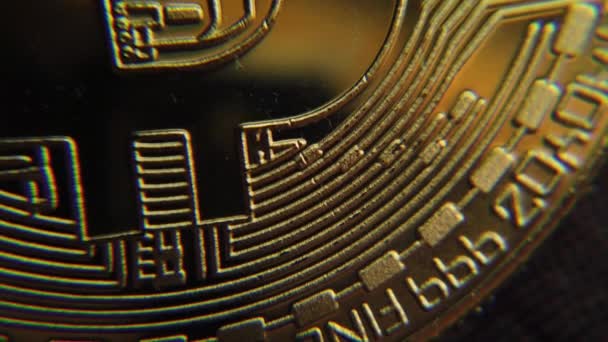 Bitcoin criptomoneda moneda de oro macro disparo — Vídeo de stock