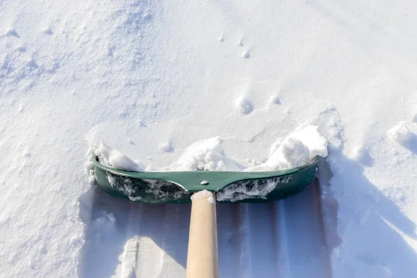 Zelená Plastová Lopata Odstranění Sněhu Zimní Sezóna Studené Počasí Čistí — Stock fotografie