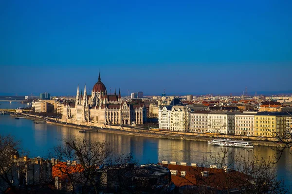 Budapest Hungary March 2020 View Hungarian Parliament Building Pest Bank — Stock Photo, Image