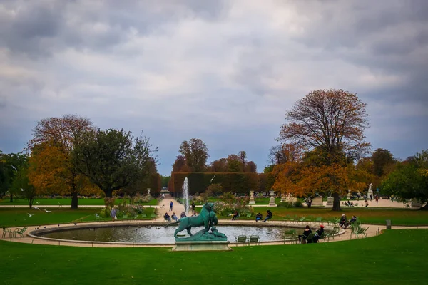 Paris France Fev 2020 View Tigress Peacock Tigress Cubs Sculpture — Stock Photo, Image