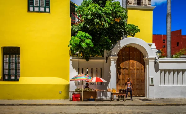 Havana Cuba Julho 2019 Vendedor Ambulante Parte Mais Antiga Cidade — Fotografia de Stock