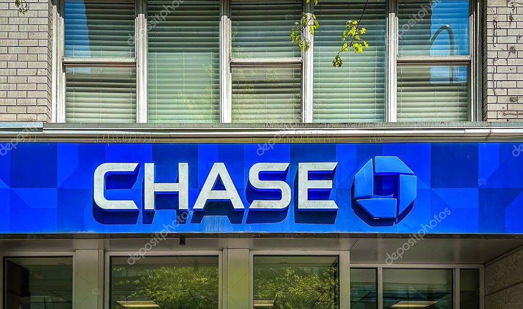 New York City, USA, May 1st 2024, view of Chase Bank logo located on the Fifth Avenue in the Union Square neighborhood of Manhattan