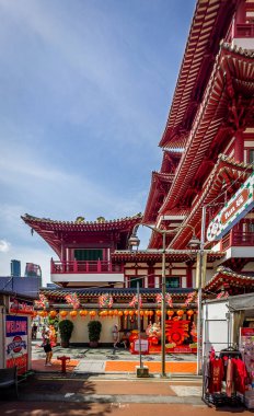 Kreta Ayer District, Singapore, Feb 6th 2024, view of an urban scene by the Buddha Tooth Relic Temple located on South Bridge Road in Chinatown