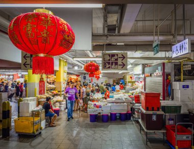 Merkez İş Bölgesi, Singapur, 6 Şubat 2024, Çin Mahallesi 'nde kapalı bir süpermarket manzaralı.