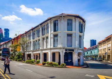 Merkez Bölge, Singapur, 6 Şubat 2024, Çin Mahallesi 'nde Keong Saik Yolu ve Kreta Ayer Yolu' nun köşesindeki şehir manzarası.