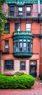 Massachusetts, ABD, 9 Haziran 2025, Marlborough Caddesi 'ndeki Back Bay bölgesindeki bir binanın manzarası.