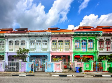 Joo Chiat ve Katong ilçesi, Singapur, 6 Şubat 2024, Peranakan Shophouses manzaralı, Koon Seng Yolu, şehrin doğu yakası.