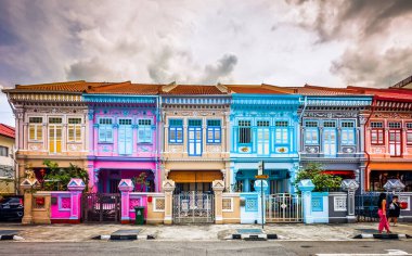 Joo Chiat ve Katong ilçesi, Singapur, 6 Şubat 2024, Peranakan Shophouses manzaralı, Koon Seng Yolu, şehrin doğu yakası.