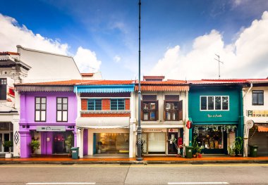 Joo Chiat ve Katong bölgesi, Singapur, 6: 00 2024, şehrin doğusundaki bazı dükkanların manzarası.