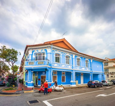 Joo Chiat ve Katong bölgesi, Singapur, 6: 00 2024, Sonsuz Aşk Düğünleri manzarası, Joo Chiat Yolu ve Seylan Yolu 'nun köşesinde bir gelinlik dükkanı.