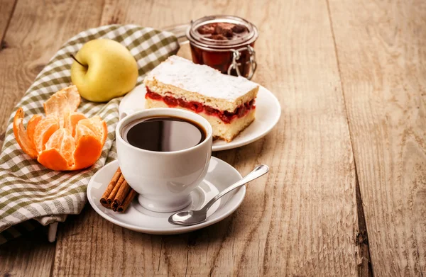 Šálek kávy snídani rustikální styl — Stock fotografie