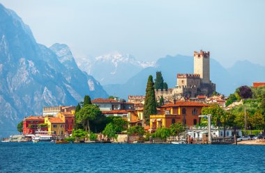 Malcesine eski şehrin eski kule