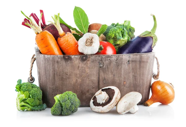 Harvest vegetables in wooden basket — Stock Photo, Image