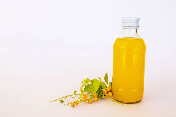 Air Vitamin Oranye Untuk Pengaturan Layanan Kesehatan Gaya Berbaring Rata — Stok Foto