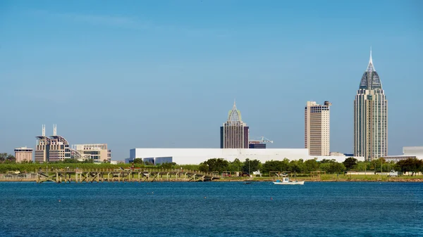 Mobile, alabama, skyline a mobile bay — Stock Fotó