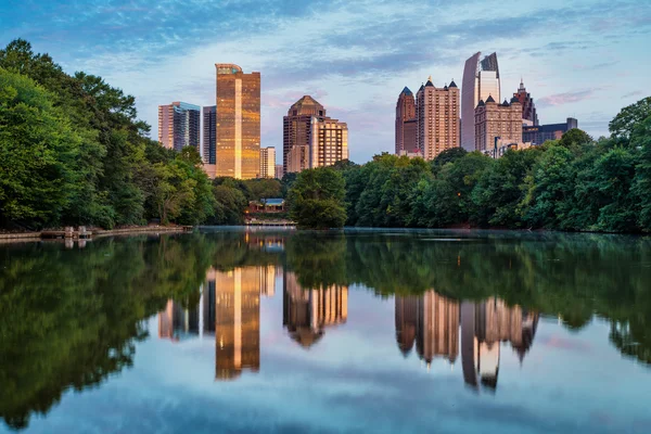 Skyline do centro de Atlanta, Geórgia a partir de Piedmont Park — Fotografia de Stock