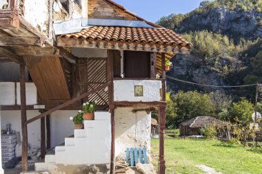 Ortaçağ Razboishte manastırı, Bulgaristan 'ın Sofya Şehir Bölgesi Mary' nin Sunumuna adandı