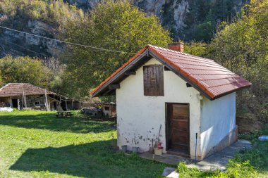 Ortaçağ Razboishte manastırı, Bulgaristan 'ın Sofya Şehir Bölgesi Mary' nin Sunumuna adandı