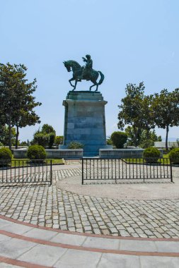 KAVALA, GREECE - 22 Haziran 2019: Eski Kavala kenti ve Yunanistan 'ın Trakya kentindeki Muhammed Ali anıtı