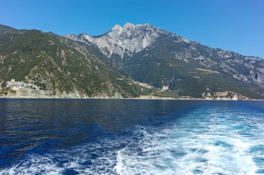 Athos Dağı 'nın Kutsal Dağ Özerk Manastırı manzarası, Chalkidiki, Yunanistan