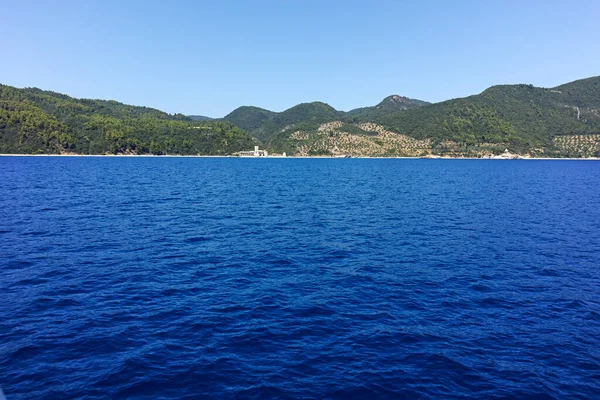 Athos Dağı 'nın Kutsal Dağ Özerk Manastırı manzarası, Chalkidiki, Yunanistan