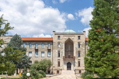 KARDZHALI, BULGARIA - 19 Temmuz 2020: Bulgaristan 'ın Kardzhali kentinin merkezindeki Tarihi Müze