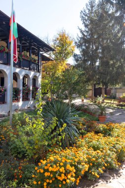 Bulgaristan 'ın Ruse bölgesindeki Saint Dimitar Basarbowski' ye adanmış Ortaçağ Basarbovo Kaya Manastırı