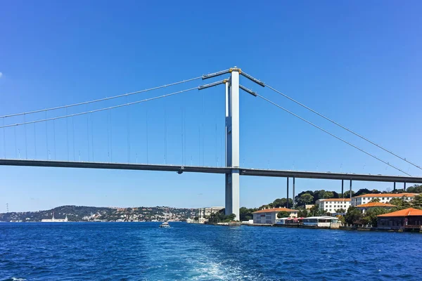 伊斯坦布尔 土耳其 2019年7月26日 从博斯普鲁斯到土耳其伊斯坦布尔的全景 — 图库照片