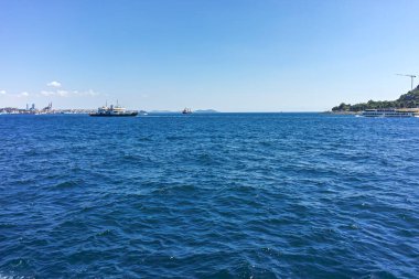 İSTANBUL, TURKEY - 26 Temmuz 2019: İstanbul, Türkiye 'de Boğaz ve Altın Boynuz Panoraması