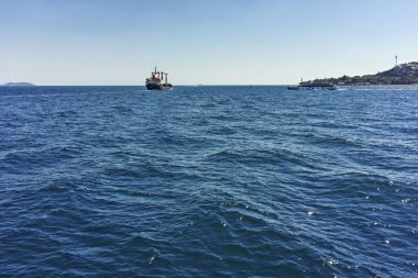 İSTANBUL, TURKEY - 26 Temmuz 2019: İstanbul, Türkiye 'de Boğaz ve Altın Boynuz Panoraması