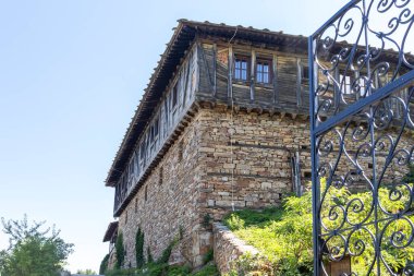 Ortaçağ Glozhene Manastırı, Bulgaristan 'ın Lovech bölgesindeki Aziz George şehrine adanmıştır.