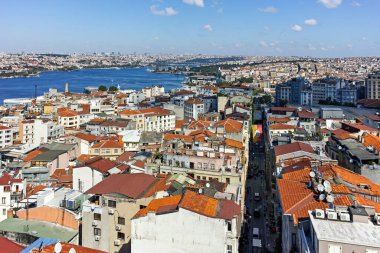 İstanbul, Türkiye - 27 Temmuz 2019: Galata Kulesinden İstanbul, Türkiye 'ye İnanılmaz Panorama