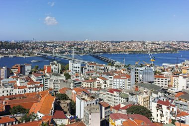 İstanbul, Türkiye - 27 Temmuz 2019: Galata Kulesinden İstanbul, Türkiye 'ye İnanılmaz Panorama