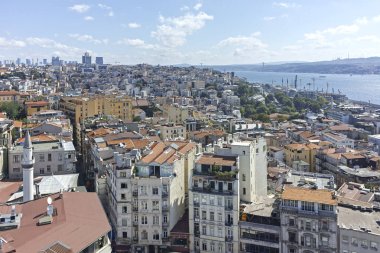 İstanbul, Türkiye - 27 Temmuz 2019: Galata Kulesinden İstanbul, Türkiye 'ye İnanılmaz Panorama