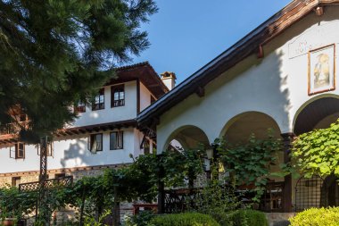 Ortaçağ Osenovlag Manastırı, Yedi Taht Manastırı, Sofya bölgesi, Bulgaristan olarak bilinen Aziz Mary 'ye adanmıştır.