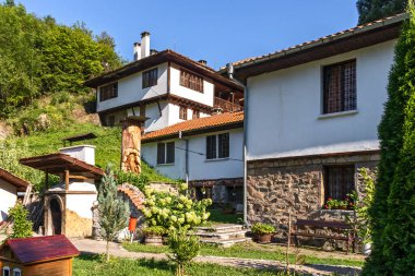 Ortaçağ Osenovlag Manastırı, Yedi Taht Manastırı, Sofya bölgesi, Bulgaristan olarak bilinen Aziz Mary 'ye adanmıştır.