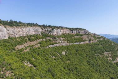 Bulgaristan 'ın Zasele kasabası yakınlarındaki Stara Planina Dağı' nın muhteşem manzarası