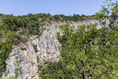 Bulgaristan 'ın Zasele kasabası yakınlarındaki Stara Planina Dağı' nın muhteşem manzarası