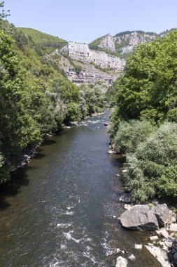 Iskar nehri ve Gorge, Balkan Dağları ve Bulgaristan 'daki Lakatnik Kayaları' nın manzarası