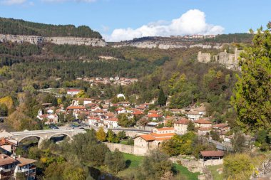 Bulgaristan 'ın Veliko Tarnovo kentinin muhteşem panoramik manzarası