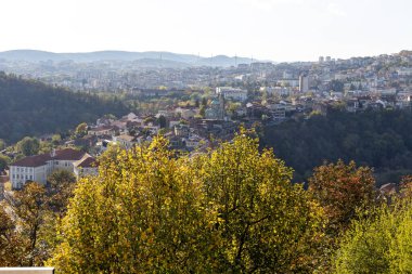Bulgaristan 'ın Veliko Tarnovo kentinin muhteşem panoramik manzarası