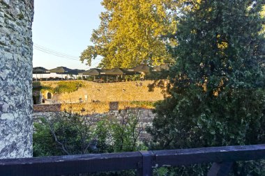 BELGRAD, SERBIA - 12 Ağustos 2019: Belgrad Kalesi ve Sırbistan 'ın Belgrad kentindeki Kalemegdan Park' ın günbatımı