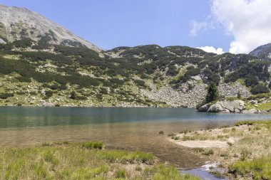 Bulgaristan 'ın Pirin Dağı ve Banderitsa Gölü' nün muhteşem manzarası