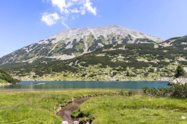 Bulgaristan 'ın Pirin Dağı ve Banderitsa Gölü' nün muhteşem manzarası