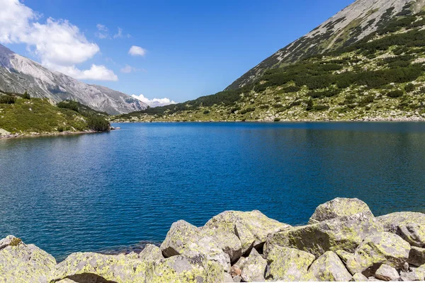 Pemandangan Luar Biasa Dari Pirin Mountain Dan Fish Banderitsa Lake — Stok Foto