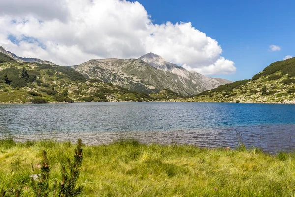 Pemandangan Luar Biasa Dari Pirin Mountain Dan Fish Banderitsa Lake — Stok Foto
