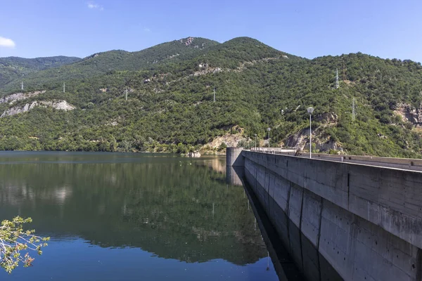 Erstaunliche Landschaft Des Stausees Vacha Antonivanovtsi Bei Den Rhodopen Region — Stockfoto